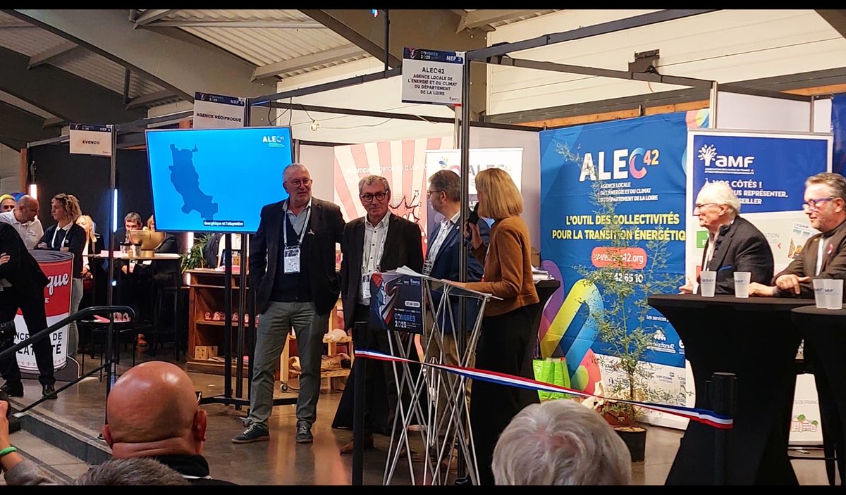 [Territoire] Autour du Président Georges Ziegler, de très nombreux conseillers départementaux participent au congrès des maires et des présidents d’intercommunalités à <a href="/andrezieuxbth/">Andrézieux-Bouthéon</a>