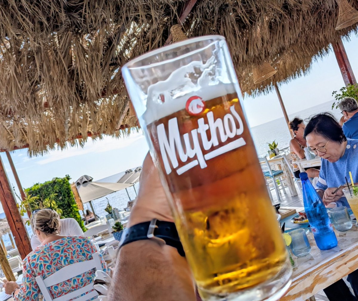 locmac06's tweet image. Cheers from #Santorini @Justin87925317 #LiveLife