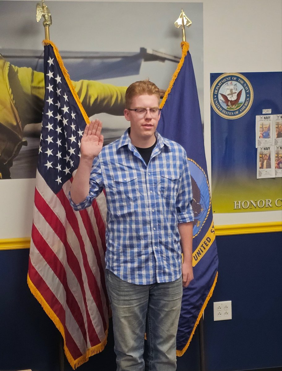 Congratulations cadet Will Fought on his enlistment in the US Navy! 🇺🇸🇺🇸⚓️⚓️💪💪 #SteeleNNDCC