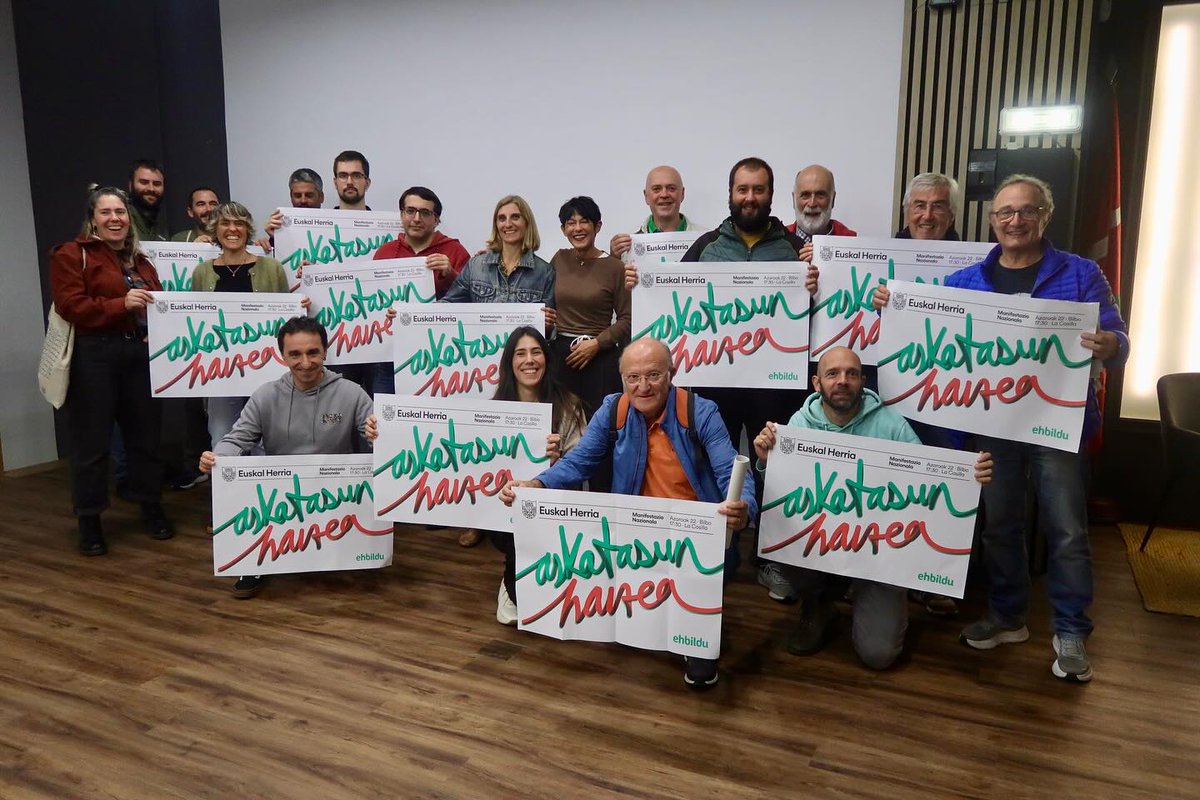 Atzo ikasturteko plan politikoa aurkezteko Herri Batzarra egin genuen!

🫶🏻Eskerrikasko <a href="/MaddalenIriarte/">Maddalen Iriarte Okiñena</a> ! Beti bezala, plazera izan da zu gure artean izatea!

✊ Bilbon berriro ere elkar ikusiko dugu! AZAROAK 22 MANIFESTAZIO NAZIONALA!

#askatasunhaizea ✨