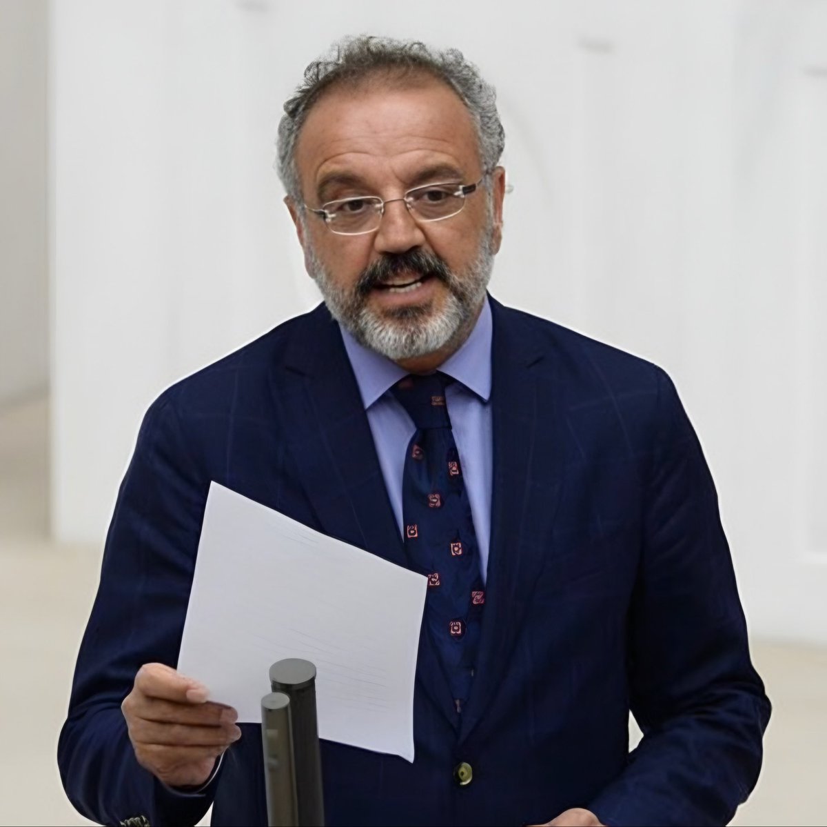 📣 Erdem Atay'dan Sırrı Sakık'a bomba gibi sorular:

* Sen 1978 yılında, bir otele kaçırılmış bir kızın 209 numaralı odasına zorla girdin mi?
* Orada 15 yaşında reşit olmayan bir kıza otel odasında silah zoruyla tecavüz ettin mi?
* Muş Ağır Ceza'da yargılandın mı?
* Yargılama