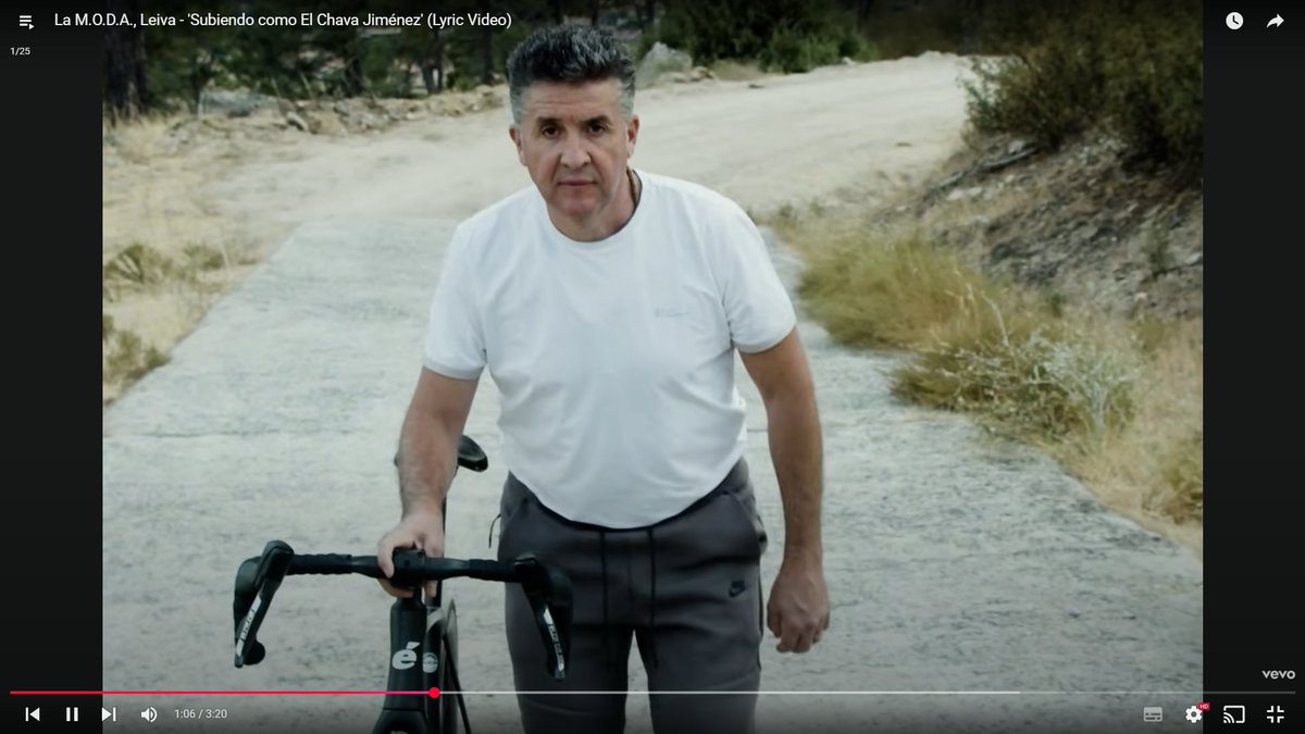 Café para muy cafeteros pels que ens agrada música i bicis 🎶🚴: Carlos Sastre, protagonista d'un vídeo de <a href="/estoesLaMODA/">La M.O.D.A. 𐁇</a>, que estrena nou disc amb una cançó que es titula 'Subiendo como El Chava Jiménez' (era el seu cunyat).
youtube.com/watch?v=x6TkFx…
