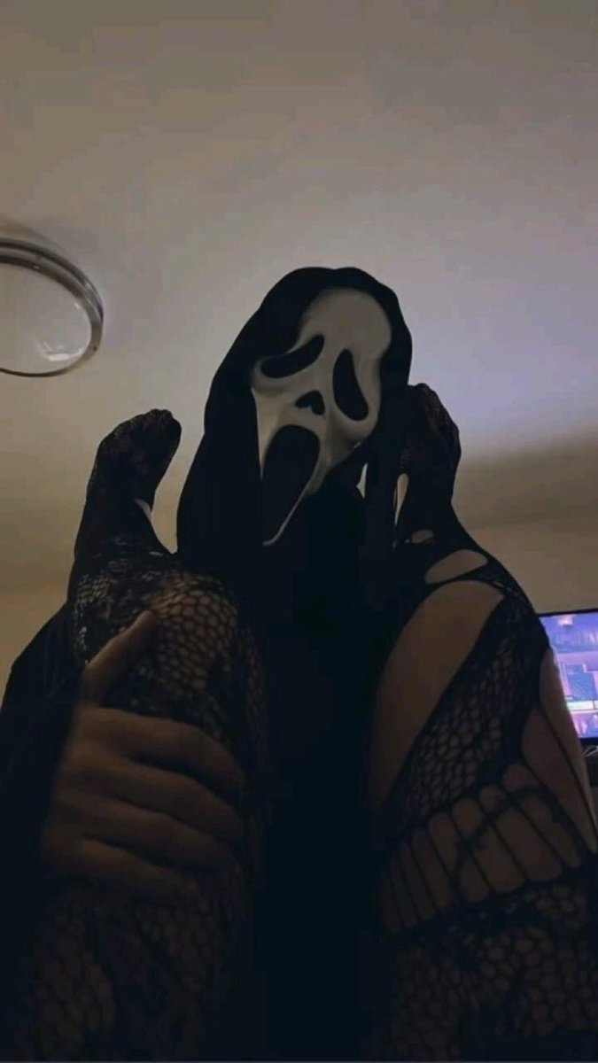 The perfect Halloween date.