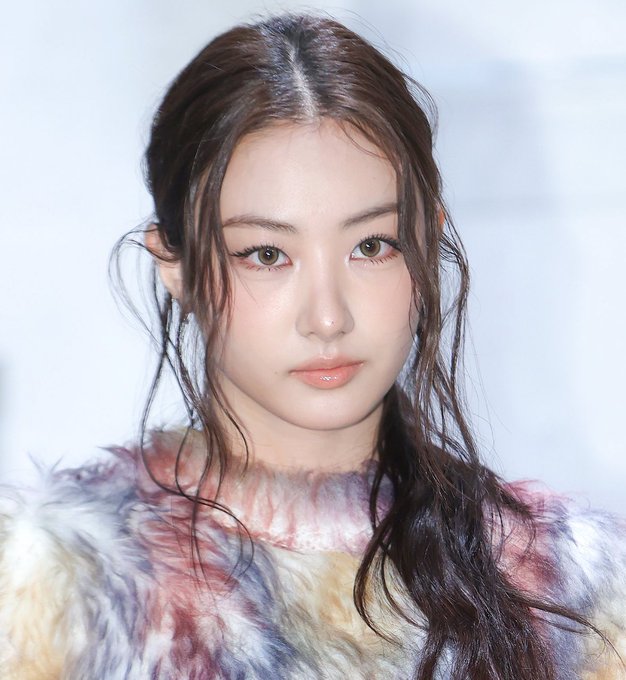 G3dHX0eXIAAZ-Kq?format=jpg&name=small