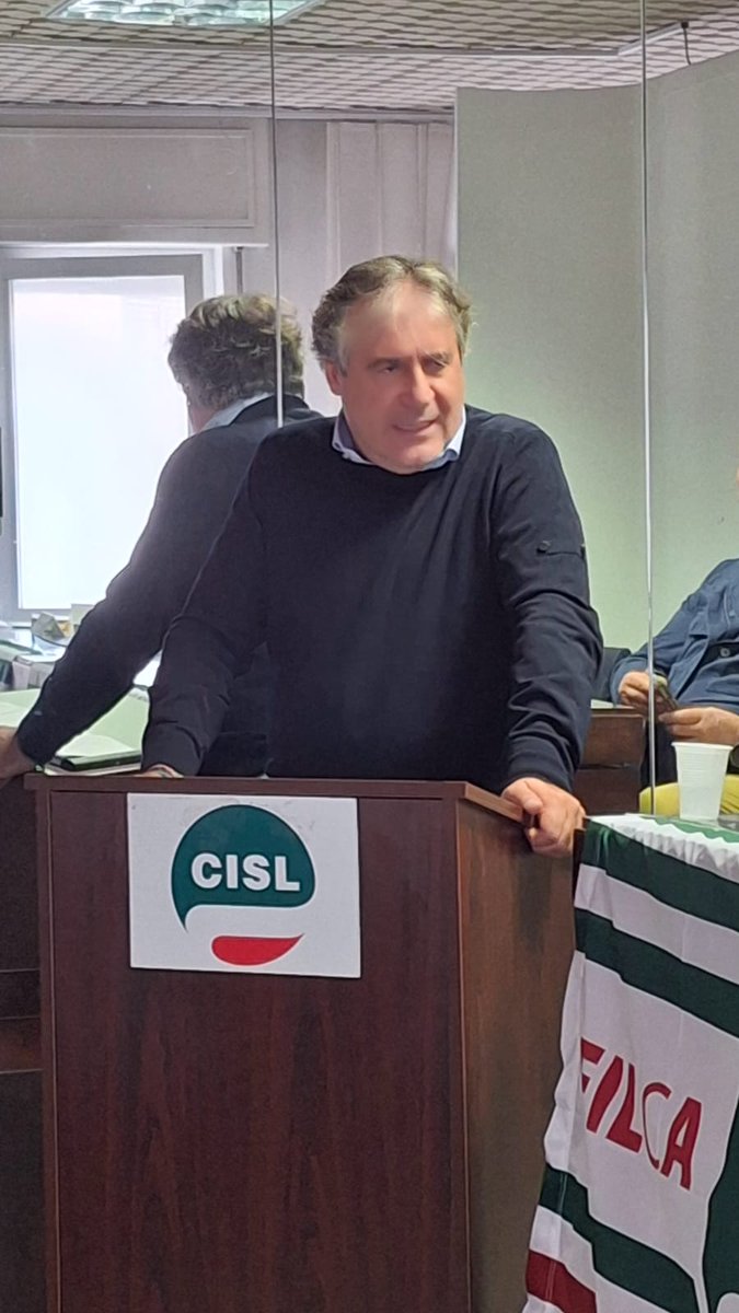 FilcaCisl's tweet photo. CG Filca #Taranto-#Brindisi, SG agg. Ottavio De Luca: "Con #GiochiMediterraneo rilancio del territorio, che nonostante problemi legati a #Ilva può diventare modello di riconversione industriale. Crescita infrastrutture crea condizioni per investire anche in sanità e istruzione". https://t.co/HLmP03QbR3