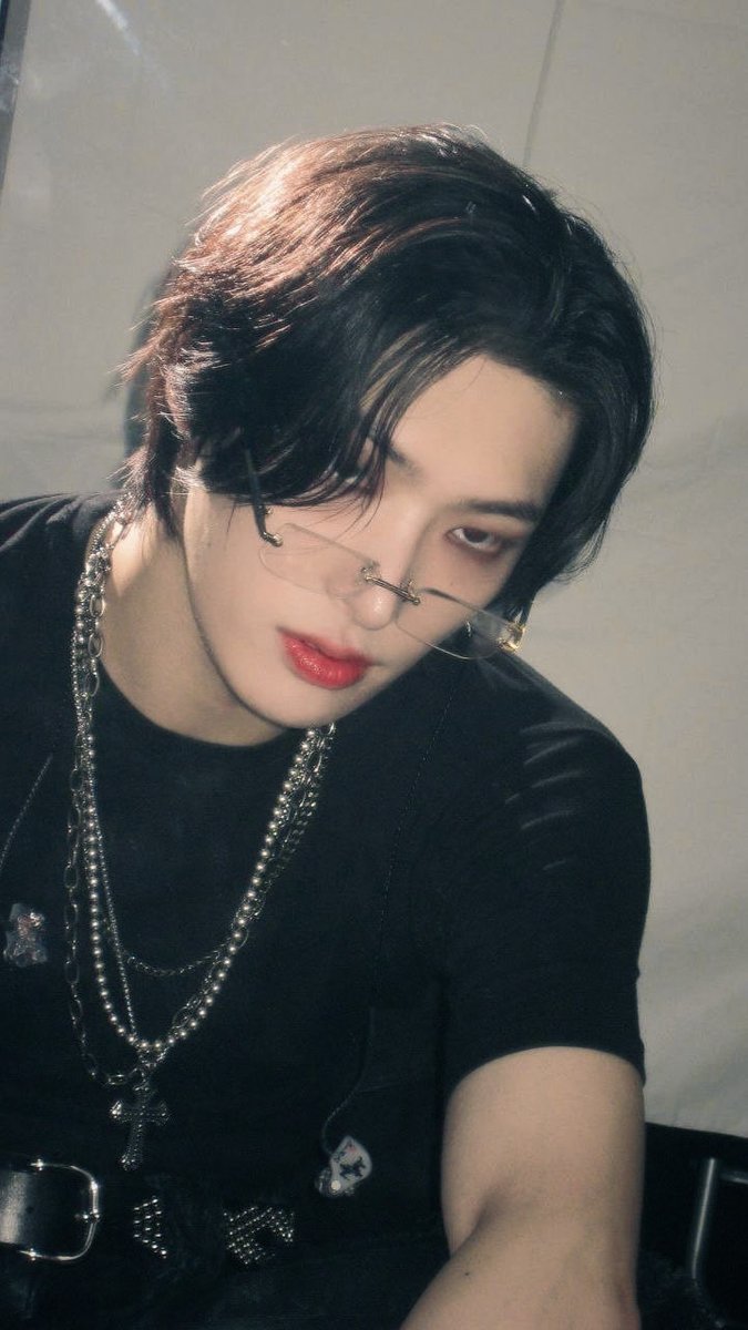 Kaca mata setiap gua pake jadi kaca hidung