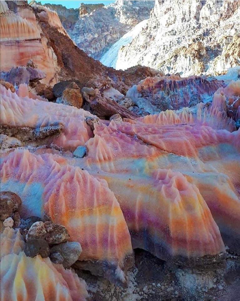 sciencegirl's tweet photo. These are the salt glaciers of Iran

Million of years ago, the Persian Gulf was a much larger body of water, as  the water evaporated/retreated, vast quantities of salt remained https://t.co/zUwiaN2WsQ