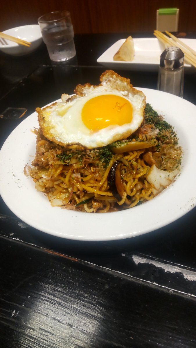 職場の仲いい友人とご飯♪
めっちゃ美味しそうな焼きそばが出てきた🤩