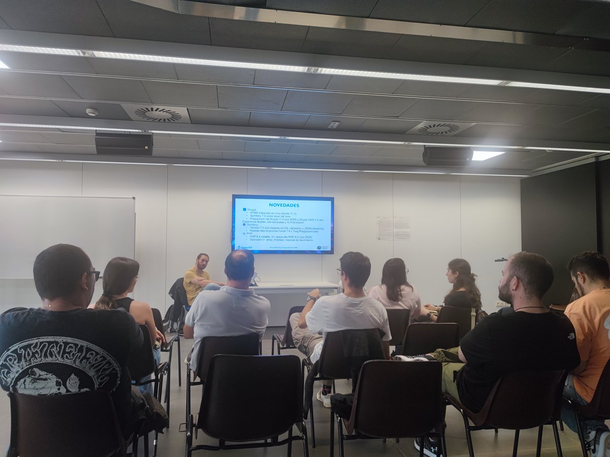 ¡Qué pedazo de #ZaragozaMeetup! 🚀
👉 Novedades de Drupal 11.3 y CMS 2.0
👉 Demo con HTMX ⚡
👉 Módulo AI Code Generation 🤖
👉 Recuerdos de la Drupal Camp Santiago
👉 Y un quiz para cerrar 🎯

¡Te esperamos en la próxima! 💙

Con la colaboración de la <a href="/DrupalAED/">Asociación Drupal</a>

#DrupalZaragoza