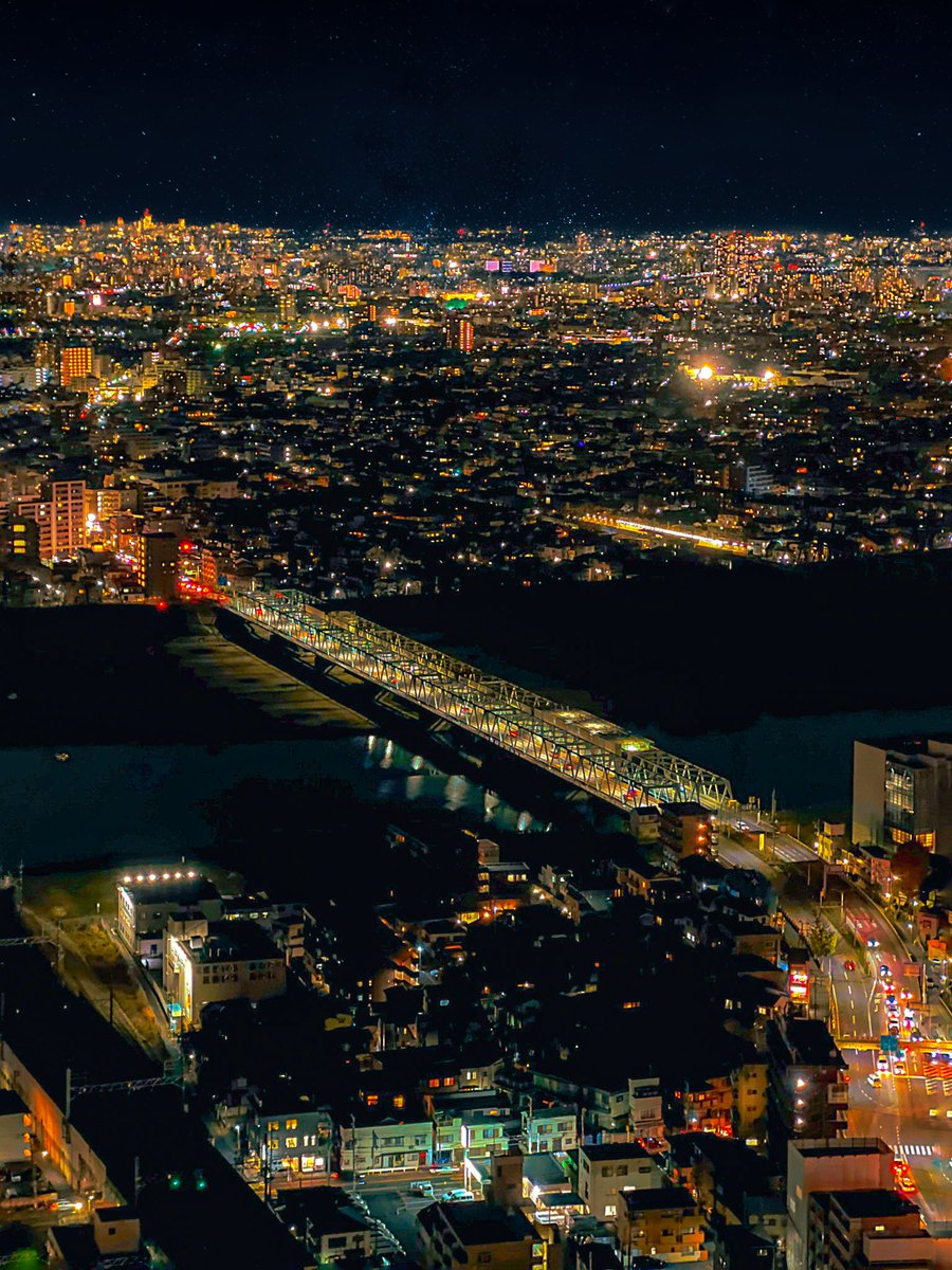 kogram_'s tweet image. 東京と千葉が一本の光跡で繋がる光景