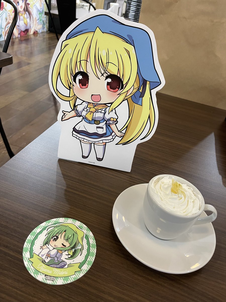 ct_mica's tweet photo. 行ってきた。
コラボフード&amp;ドリンク普通に美味しかったわー
妹にプレゼントせがまれたのでたくさん買ってしまった。決して自分の為ではないぞ！
帰ったらレコードプレーヤー探さなきゃ…！

#夜明け前より瑠璃色な 
 #eeoCafe https://t.co/BfcYeQ9IsF