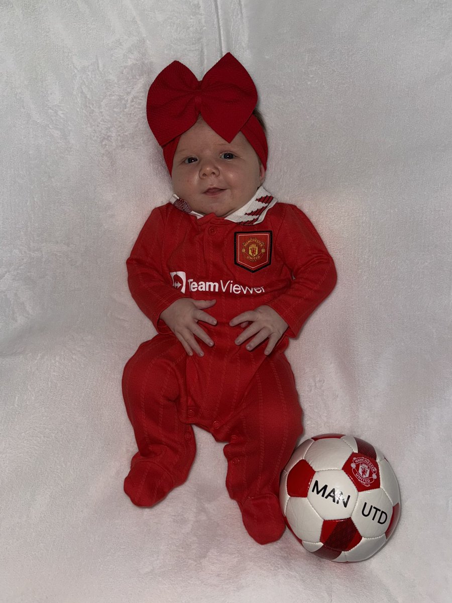 Our sweet baby Keelin at 5 weeks old patiently waiting for Premier League morning to be back! ❤️🤍🖤

#MyPLMorning 
#MyPremierLeagueMorning 
#MUFC
#firstManUtdgame 
#twomomsandamanutdbaby 
#babyKeelin
#5weeksold