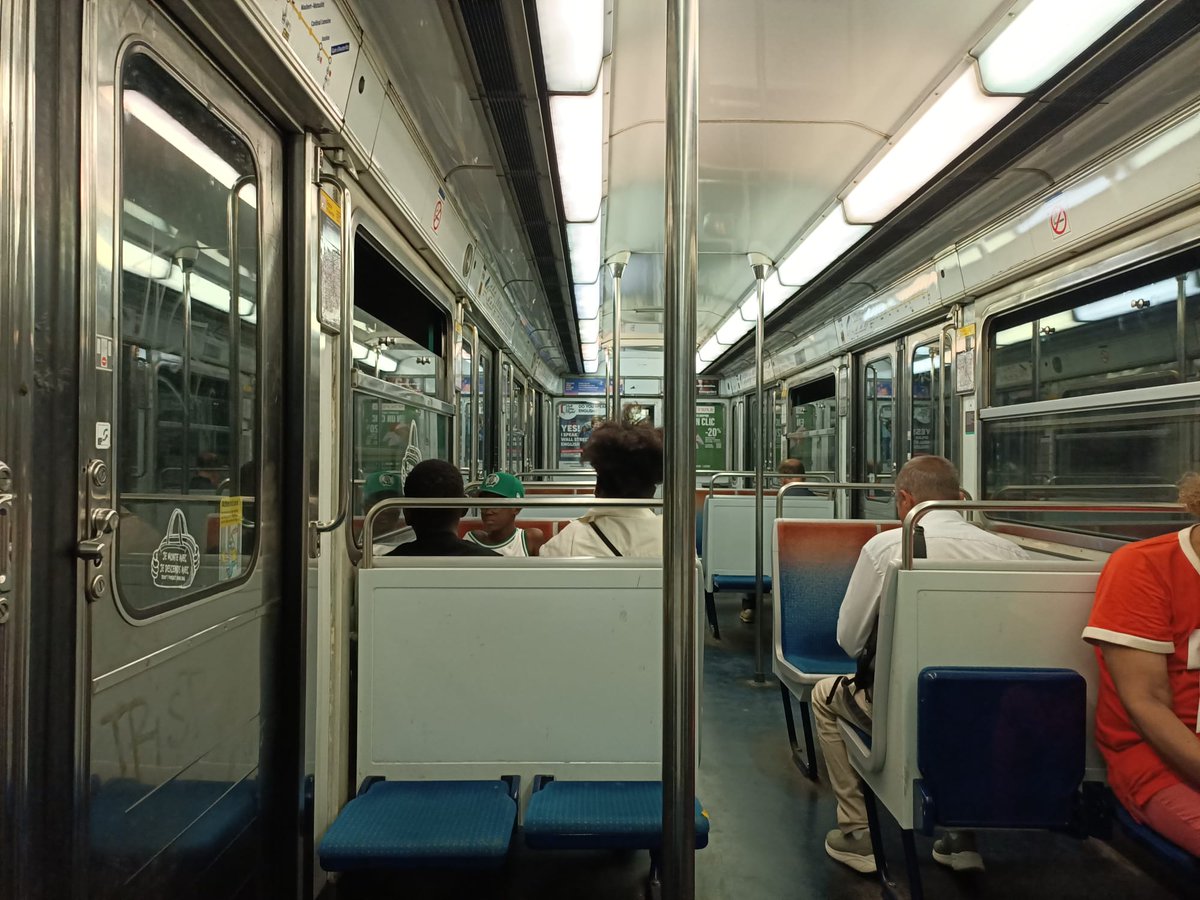 La Grande 10 tweet media