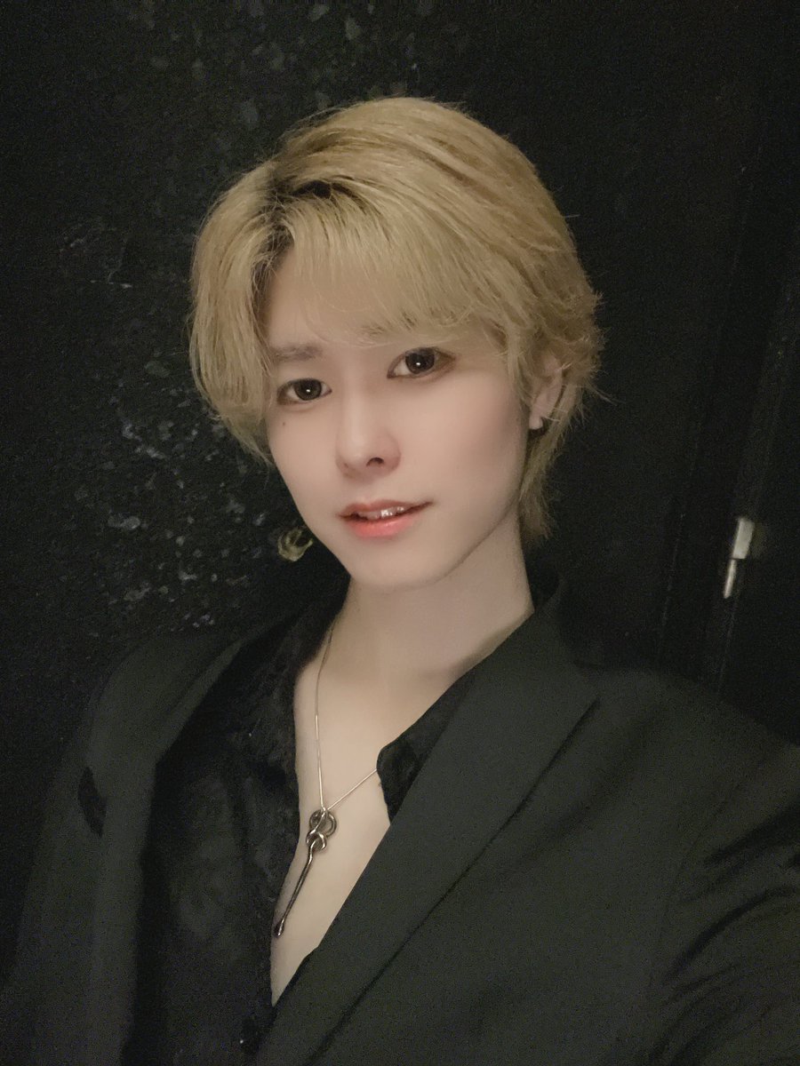 ホスト3周年迎えたので良い感じに熟してますよ
早く独占しにきてっ！！

←面接時　　　→3年後