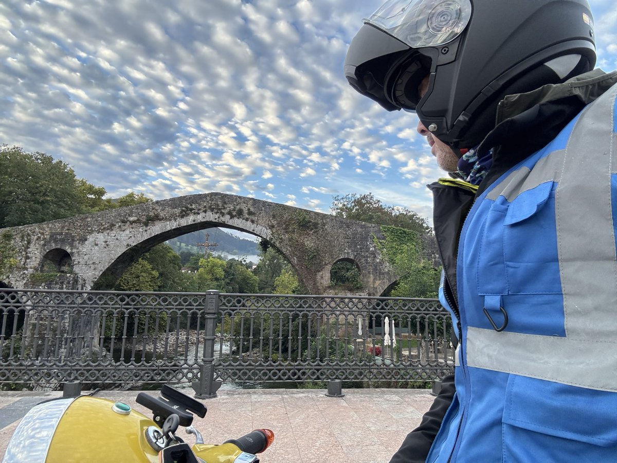Vespa Cangas de Onís Asturias 😍
