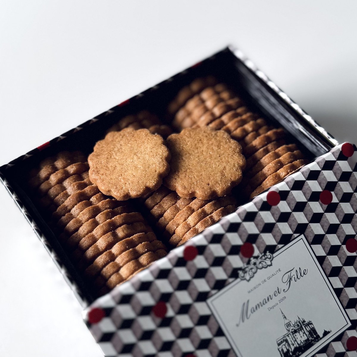 未開封　マモンエフィーユ　ビスキュイ缶　2種 未開封 マモンエフィーユ ビスキュイ缶 2種 ビスキュイスペシャル缶