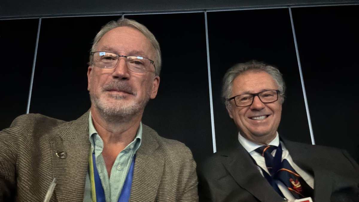 dr_alfonsovidal's tweet photo. 👉Diferentes momentos del Congreso @SEMDOR2 2025 con Elena Gallardo, Neurocientífica; en segundo plano Karl fagrestrom, experto sueco tabaquismo y reducción riesgos; y con el Dr. Jordi Moya. Y el Dr Luis Miguel Torres, Pte de #Semdor. https://t.co/IaELDzTE1A