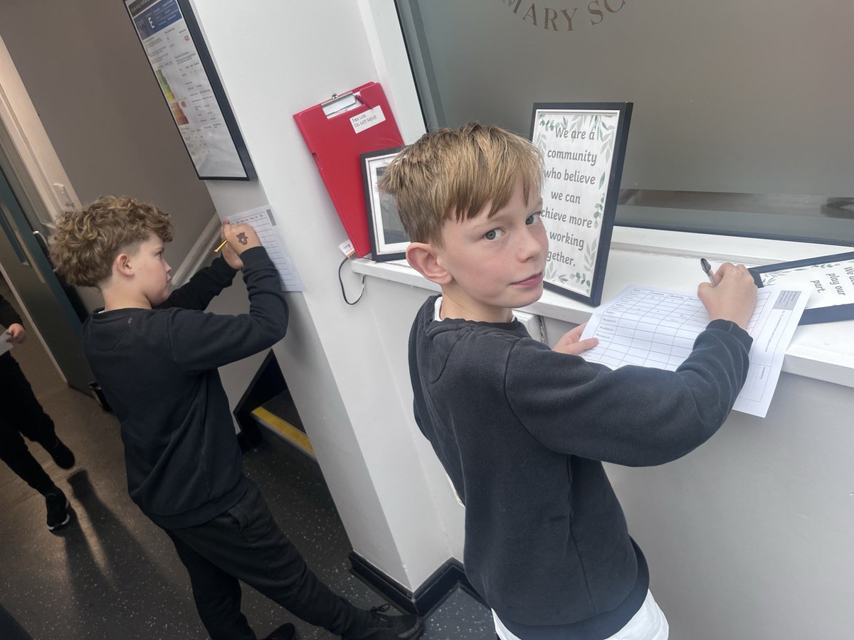 BlackoPrimary's tweet image. Class 4 have been exploring web catchers in computing; the programme that works behind the scenes when we use search engines. We became web catchers and collated and ranked data from around the school 💻 @kapowprimary