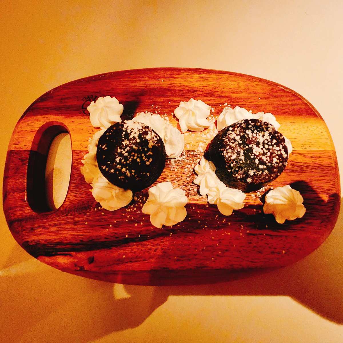 こんばんわっしょーい😃🌃
何が言いたいのかというと
ローストビーフと
フォンダンショコラは
お酒に合う‼️と
いう事です✌️
#毎週金曜はおつピザ と
言われたのでピザも
食べたけど写真撮り忘れた
#企業公式相互フォロー
#つぶやキコーナ