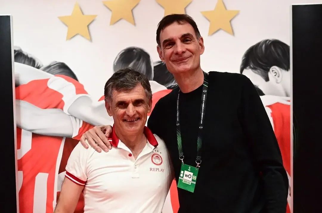 Bratchessmaster's tweet photo. Ξέρετε τι γίνεται όταν προκύπτει ανατροπή στη Σερβία που δεν πίστευε κανείς με αντίπαλο Μακάμπι και τον τελικό να γίνεται σε ανακαινισμένο γήπεδο ελληνικής ομάδας ε;
#OlympiacosBC #EuroLeague #OlympiakosFC #paobc https://t.co/sjt0l8ADP1