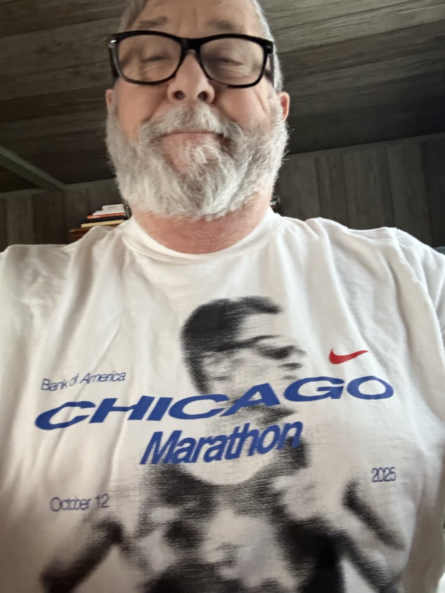 RunBlogRun's tweet image. Like my Connor Mantz t-shirt? I wore it with pride on Sunday, as Connor broke the American record in wonderful fashion! @ChiMarathon