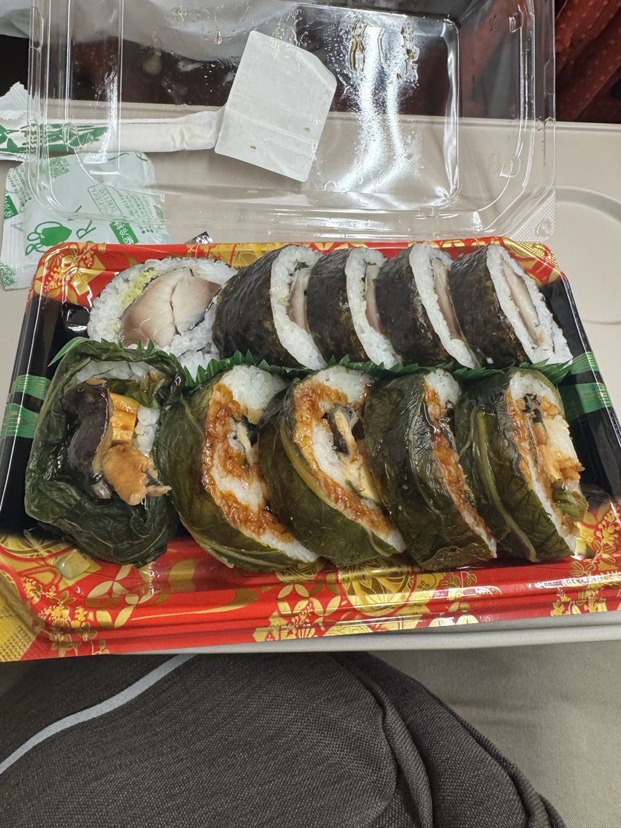 tertbutyl64's tweet photo. このポスト見てずーーーっと憧れてた海鮮丼本当に美味しかったぁ… https://t.co/xriolciFyj