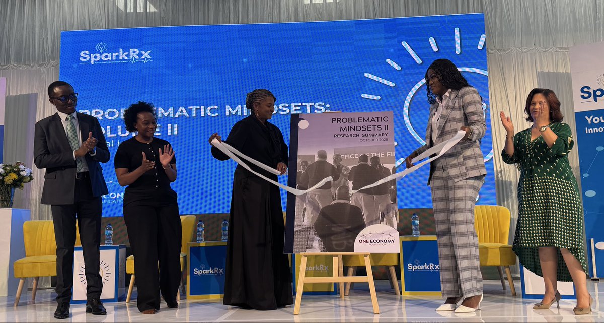 TuyeimoHaidula's tweet image. Health minister Esperance Luvindao, One Economy Foundation executive chairperson @KalondoMonica , senior technical advisor Veronica Theron, @PromesseCKaniki from Africa CDC & Emma Nafuka Commissioner, at the NCS launched the Problematic Mindsets: Volume II research. #SparkRx