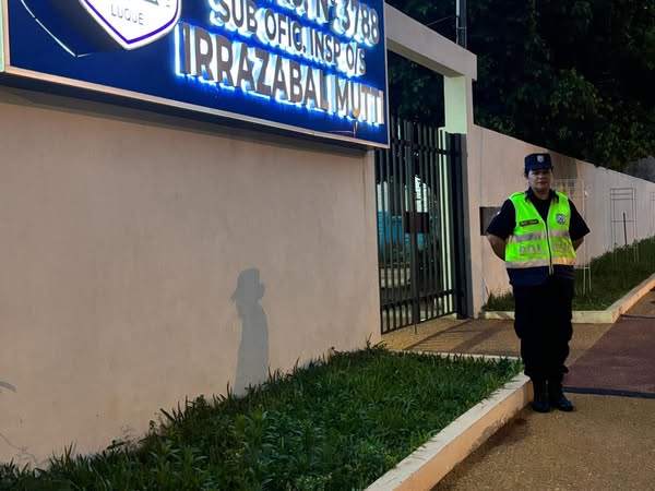 policia_py's tweet image. 📷📷#𝗘𝘀𝗰𝘂𝗲𝗹𝗮𝗦𝗲𝗴𝘂𝗿𝗮 | 𝗲𝗻 𝗲𝗹 𝗗𝗽𝘁𝗼. 𝗖𝗲𝗻𝘁𝗿𝗮𝗹.
facebook.com/share/p/16GFeA…
@MDI_Paraguay