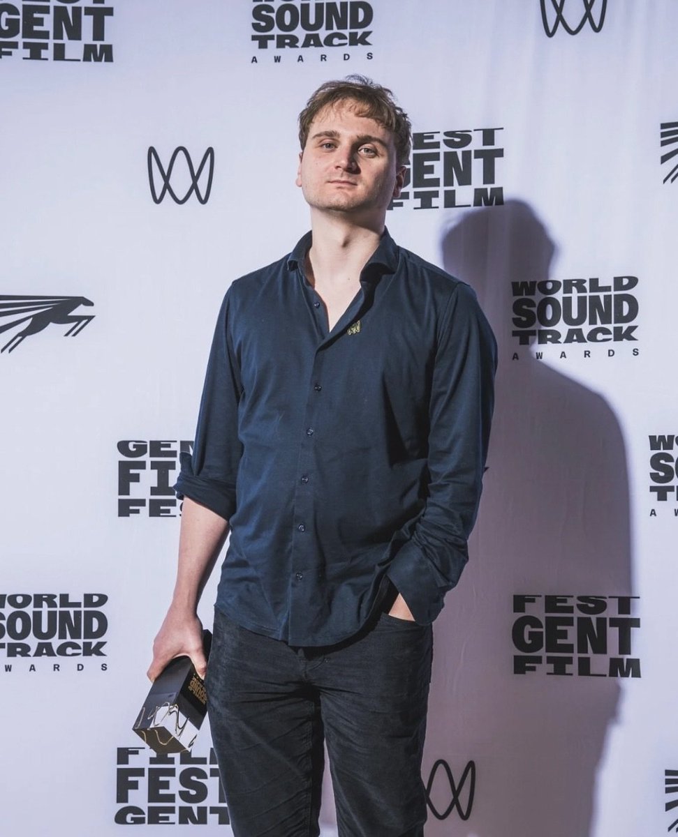 Вчора ввечері (16 жовтня) відбулася церемонія вручення премії World Soundtrack Awards 2025, і Clair Obscur: Expedition 33 отримала нагороду за музику до гри (Game Music Award).

Нагороду забрав пан Lorien Testard, композитор гри.

Джерело:
billboard.com/music/awards/2…