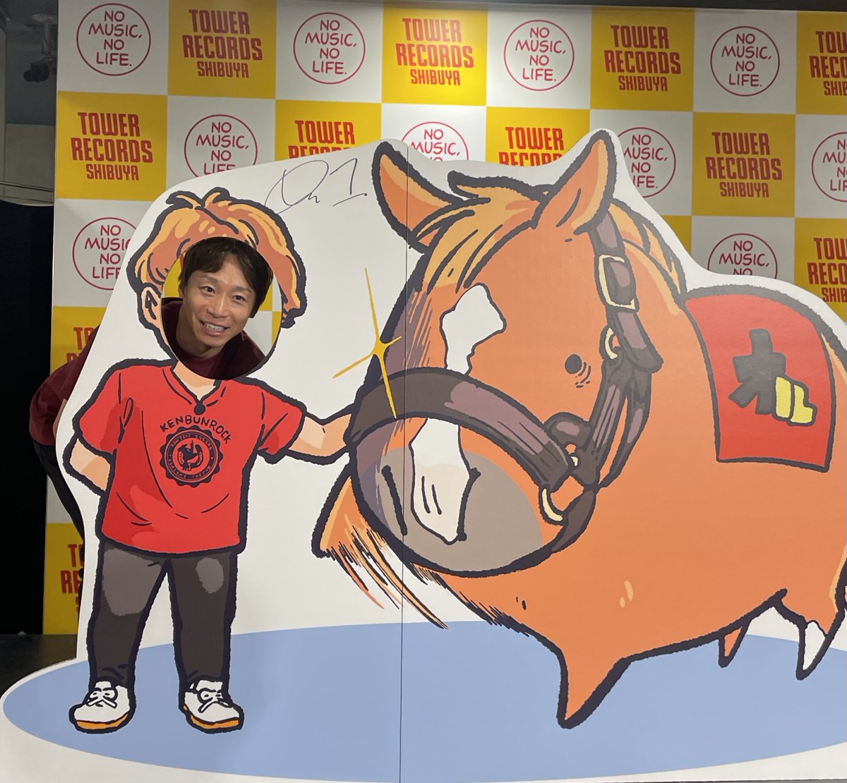 実は開演前にパネルと撮影していましたが、終演後サインを入れてお客さまの前でもやってくださった池添騎手でした📸 #UMAbred