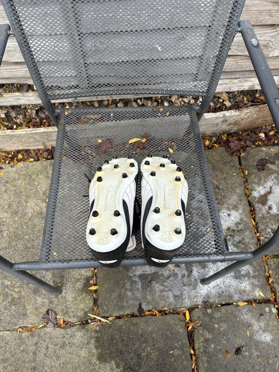 BracknellRa's tweet photo. Nothing like a clean pair of referee boots before the weekend.
#cleanboots #refereeing #football #bracknell #bootbuddy
How often do you clean yours? https://t.co/ig3UV1QedQ