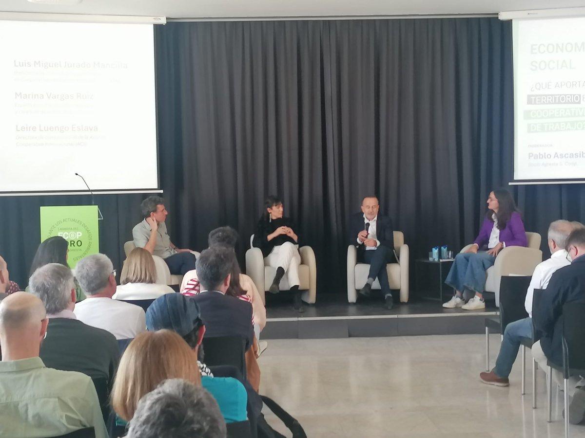 ¿Qué aporta el cooperativismo al territorio? 
👉Mesa A del 𝗘𝗖𝗢𝗢𝗣𝗙𝗢𝗥𝗢 𝗔𝗚𝗥𝗘𝗦𝗧𝗔'𝟮𝟱 con referentes en #EconomíaSocial
#EF25AGRESTA 

Luis Miguel Jurado (<a href="/Coopsdetrabajo/">COCETA</a>)
Marina Vargas (Ecooo)
Leire Luengo (<a href="/icacoop/">International Cooperative Alliance</a>)
Modera: Pablo Ascásibar (Agresta)