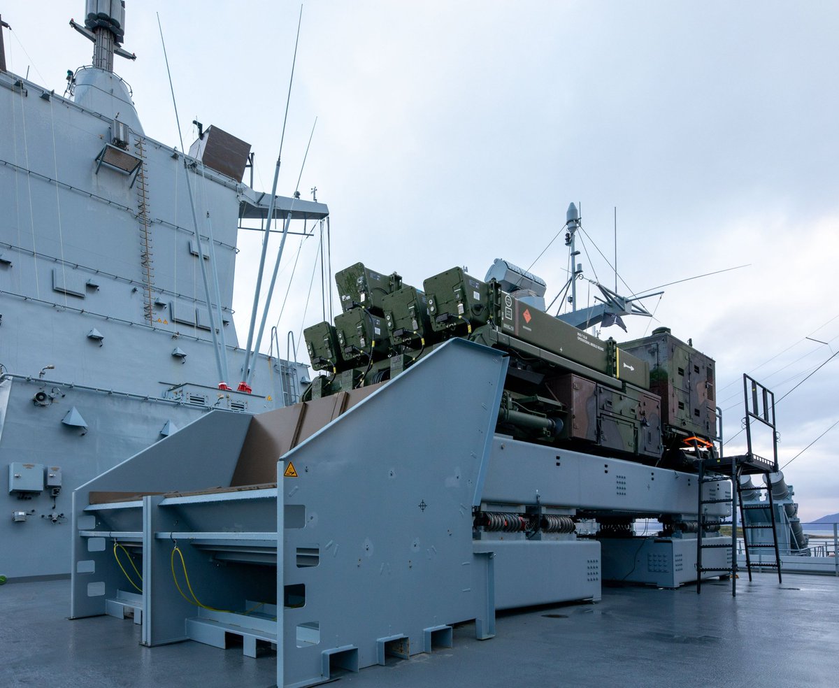 🇩🇪 Diehl Defence: The navalized IRIS-T SLM hit targets “on the high seas” during Maritime Firing Exercise 2025.
⚓ Test confirms its high accuracy and naval readiness, expanding Germany’s air &amp; sea defense capability. #Germany #IRIST #DiehlDefence #NavalDefense