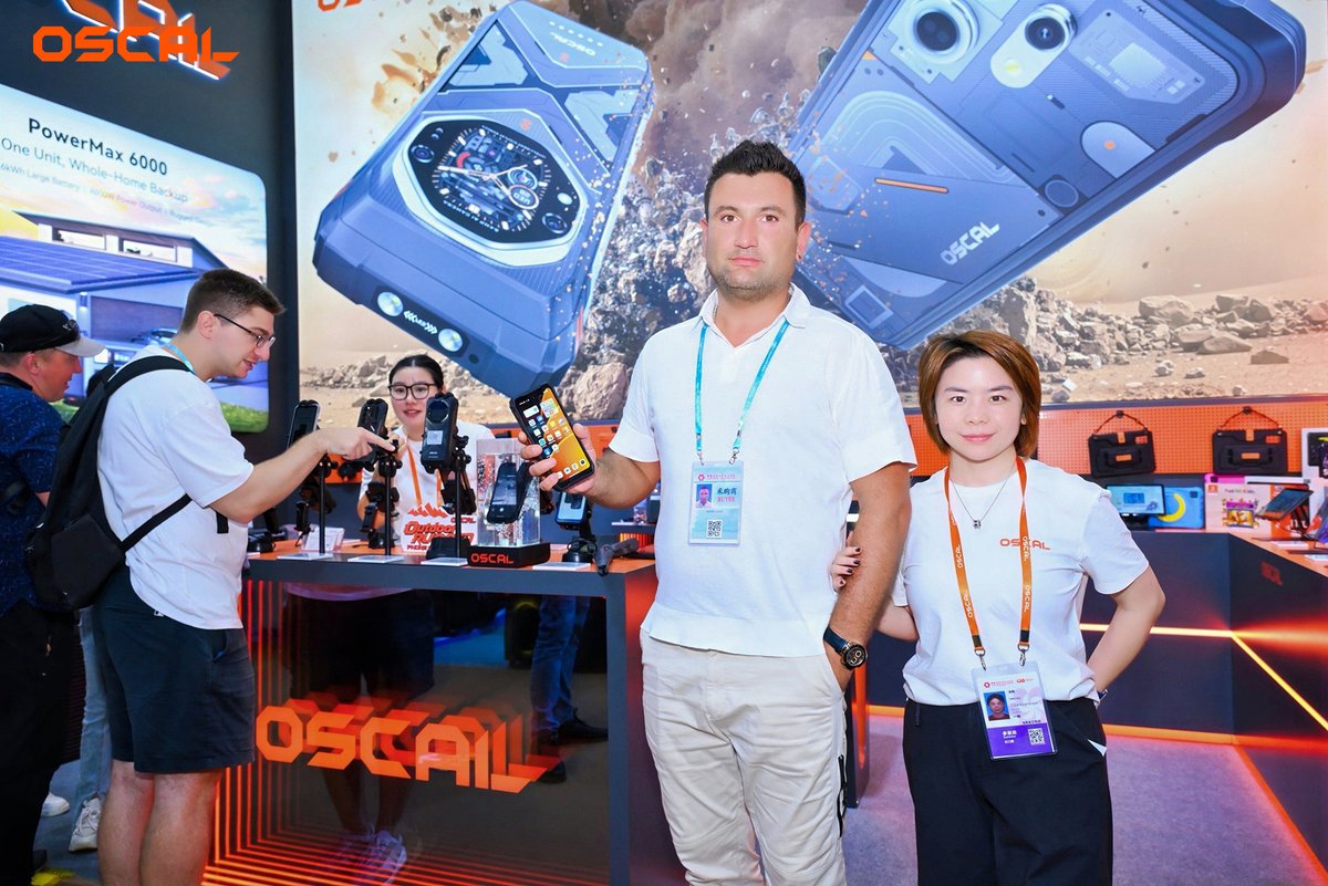 OscalJapan's tweet image. 展示会もいよいよ後半戦！🔥

まだOSCALブースに立ち寄っていない方、 チャンスはあとわずかです！ 明日が最終日、お見逃しなく！

📍ホール：6.1、ブース番号：G21-22 
📅開催期間：2025年10月15日〜19日 
🏛️会場：広州交易会コンプレックス

#OSCAL #第138回広州交易会 #RuggedPhones #Tablets…