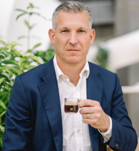 So let me get this straight -
#Nestle announced a positive earnings report yesterday AND layed off 16,000 people (~6% workforce) only to have their stock jump ~8.3% afterhours. 
Very bold strategic move that was probably in the making for 6m-2 years.
Suspiciously suspicious.