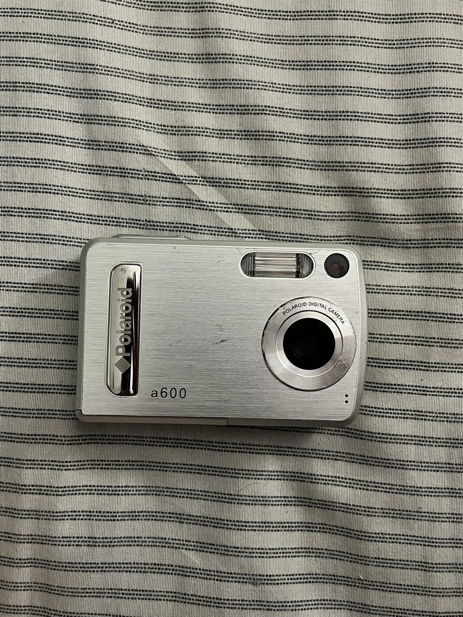 Usedbydude's tweet photo. ส่งต่อกล้อง polaroid a600 ค่ะ  400 รวมส่งค่ะ ใช้เป็นถ่านค่ะ ไม่มีแถมไปให้นะคะ ภาพตัวอย่างเสิร์ชดูในตตได้ค่า #กล้องดิจิตอลมือสอง #กล้องมือสอง #กล้องดิจิตอลราคาถูก #กล้องดิจิตอลเก่า ต่อรองราคาได้ค่า https://t.co/yco6RfpU5f