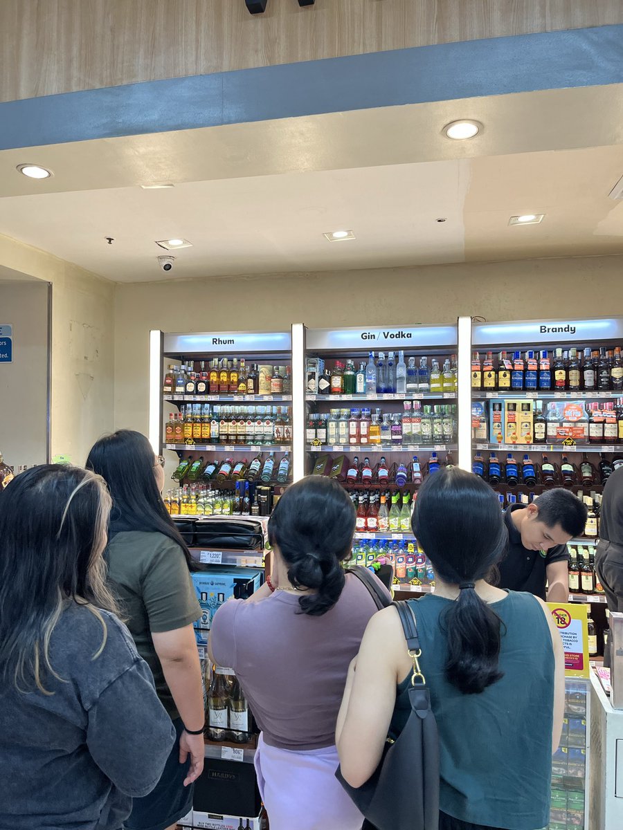 habang namimili pa yan sila ng 🍺 HAHAHAHAHAHAHH