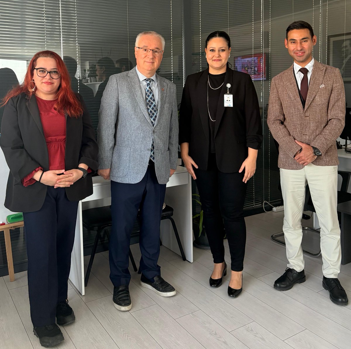 LÖSEV Halkla İlişkiler Koordinatörü Meral Aydın Yıldırım ve Halkla İlişkiler Yönetmeni Onur Dönmez ziyaretimize gelerek vakfın çalışmalarıyla ilgili yeni bilgiler aktardılar. İyi ki LÖSEV var.