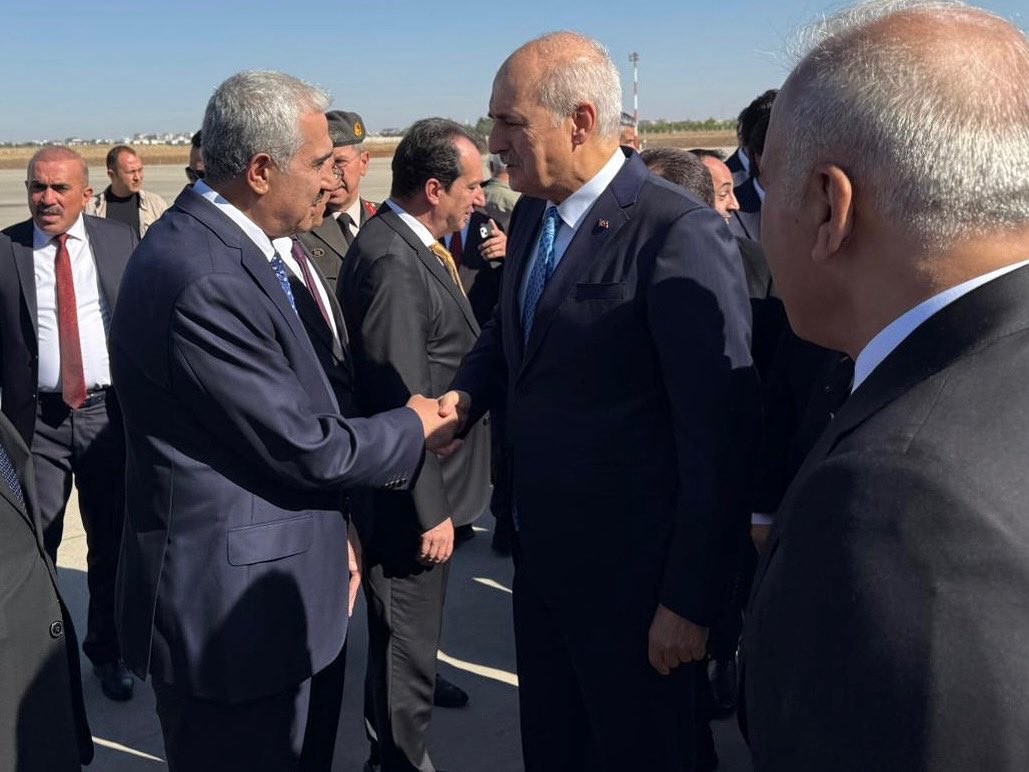 Bir dizi programa katılmak üzere Diyarbakır’ımıza gelen Türkiye Büyük Millet Meclisi Başkanımız Sayın Prof. Dr.Numan Kurtulmuş’u misafir etmenin mutluluğunu yaşıyoruz.
<a href="/NumanKurtulmus/">Numan Kurtulmuş</a> 
#TBMM 
#Türkiye
#Diyarbakır