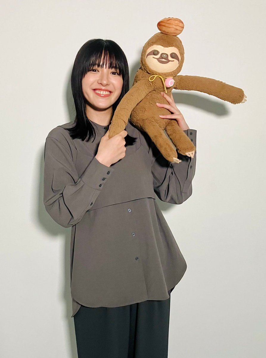 [📢]𝟏𝟎/𝟏𝟗㊐𝟐𝟑:𝟓𝟗まで
#アーモンド 疑似ライブ配信🎥
――――――

あるふぁんとお写真🦥📸
❍#平川結月 さん❍

「あるふぁんが嬉しそう」て、みんなに言わりた結月ちゃんとのツーショット。
どうやらぼくはお顔にでちゃうタイプぷら🐾🌟

ユンジェにとってドラの存在も大きかったぷらね。