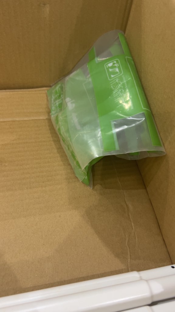 تقرر تطلب طلبيه 
الكيس اللي بتوصلك فيه :