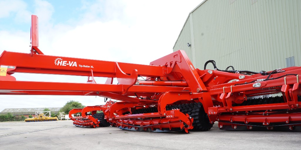 OPICOag's tweet photo. The 5-section @HEVA_uk Tip Roller XL is built to meet the demands of wider rolls, with the added capability to level, cultivate, or destruct cover crops when fitted with leading tools like the ones below⬇️ 

https://t.co/Hg8LOWbiwW https://t.co/LCv9MmtCvB