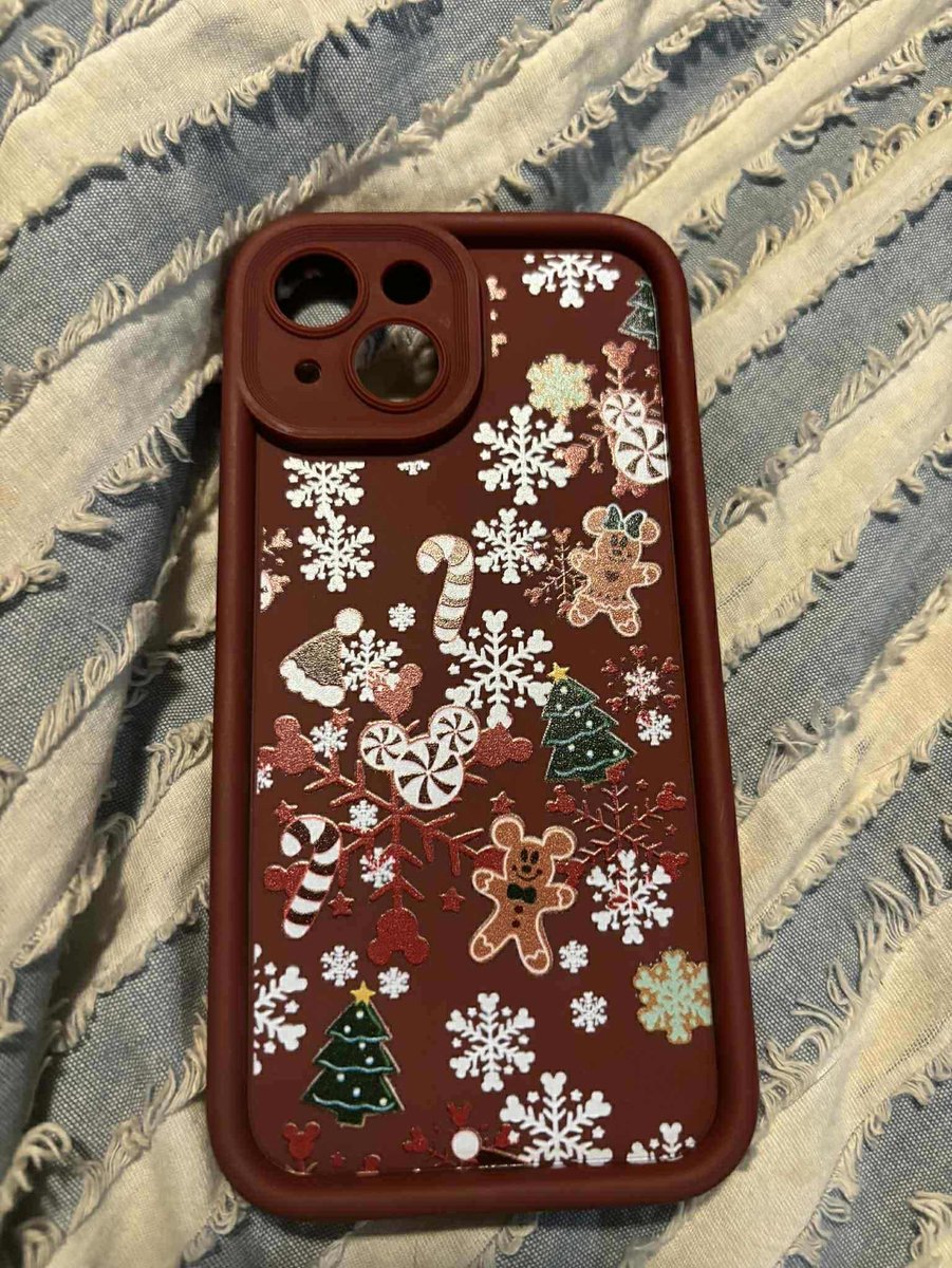 luisascarps15's tweet photo. #happyfridaymorning brand new iPhone 📱 case in 2025 https://t.co/Wn70MdacIH