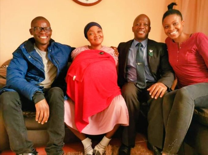 When will Ramaphosa haters start taking themselves seriously ? A known criminal shows CR having 3 IDs &amp; they get excited &amp; make noise. IOL, a known Gupta propaganda media outlet lies abt a "neighbour" seeing CR at Maumela's house &amp; they believe the shit just like that. C'mon ppl