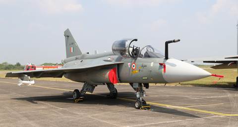 ReviewVayu's tweet image. Just in 👍👍
India's Defence Minister inaugurates 3rd Production Line of LCA Mk.1A & 2nd Production Line of HTT-40 at HAL Nashik
Flags-off first LCA Mk1A produced at the facility
HAL has operationalised the third LCA Mk1A production line in a record time of two years, fully…