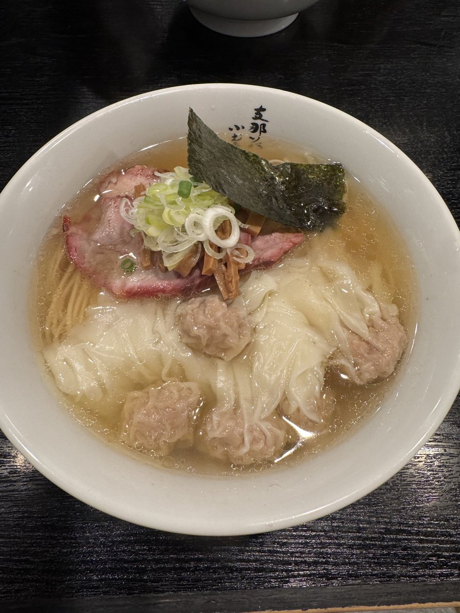 2年ぶりに食べた。
あの時はこのおいしさわからなかったけど
今ならわかるー！！！！！
めちゃ好き❤️
支那そば小むろ
#ラーメン