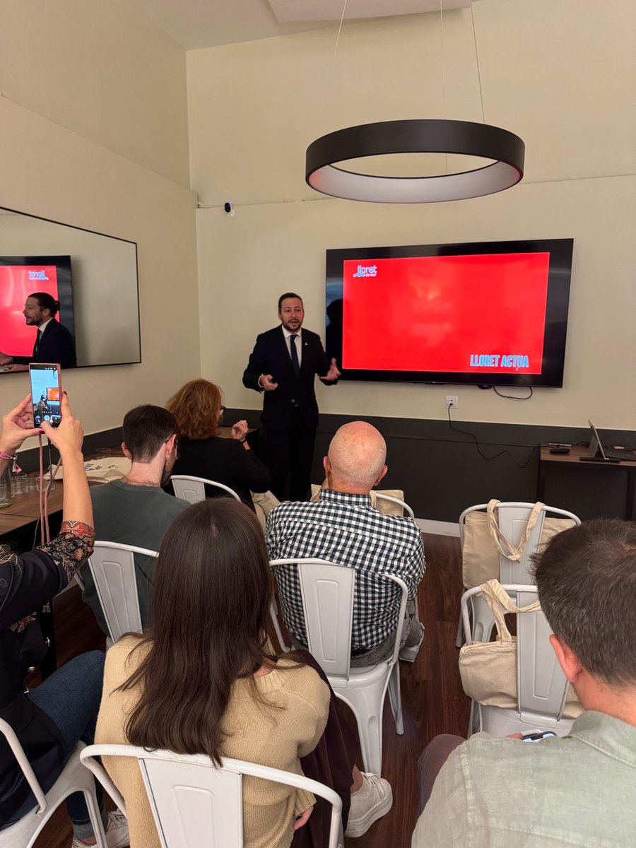 🌿 Lloret de Mar es presenta a Barcelona com una destinació saludable, responsable i amb la mirada posada en el potencial de la Ryder Cup 2031 🏌️‍♂️

ℹ️ Més informacio: professionals.lloretdemar.org/noticies/llore…