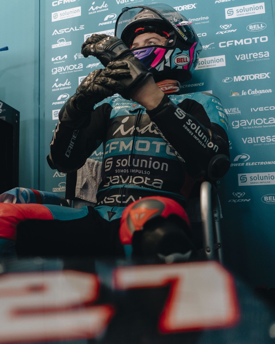 Sólo la caída de Dani Holgado nos ha privado de tener a los cuatro pilotos en Q2. ¡Pero todavía queda tiempo mañana!

🅿️3️⃣ David Alonso
🅿️8️⃣ Máximo Quiles
🅿️1️⃣2️⃣+1️⃣ Joel Esteban
🅿️2️⃣1️⃣ Dani Holgado

#AustralianGP