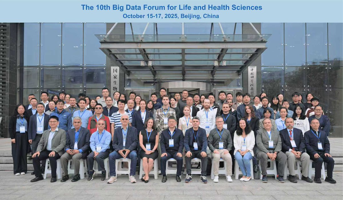 Group photo 10th Big Data Forum, Beijing (Oct 15th-17th, 2025): Speakers and other participants.
#science #BigData #Beijing