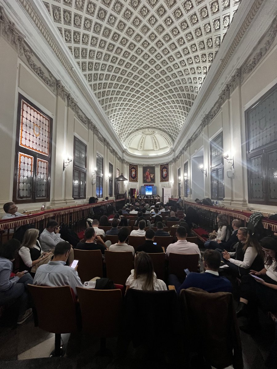 Continúa en el campus de Toledo la jornada dedicada a la autonomía local y a la LBRL en <a href="/uclm_es/">Universidad de Castilla-La Mancha</a> con la mesa redonda moderada por Elena Pérez <a href="/gobjccm/">Gobierno de Castilla-La Mancha</a> y ponencias de las catedráticas Elisenda Malaret y Eloísa Carbonell y el profesor Francisco Toscano.